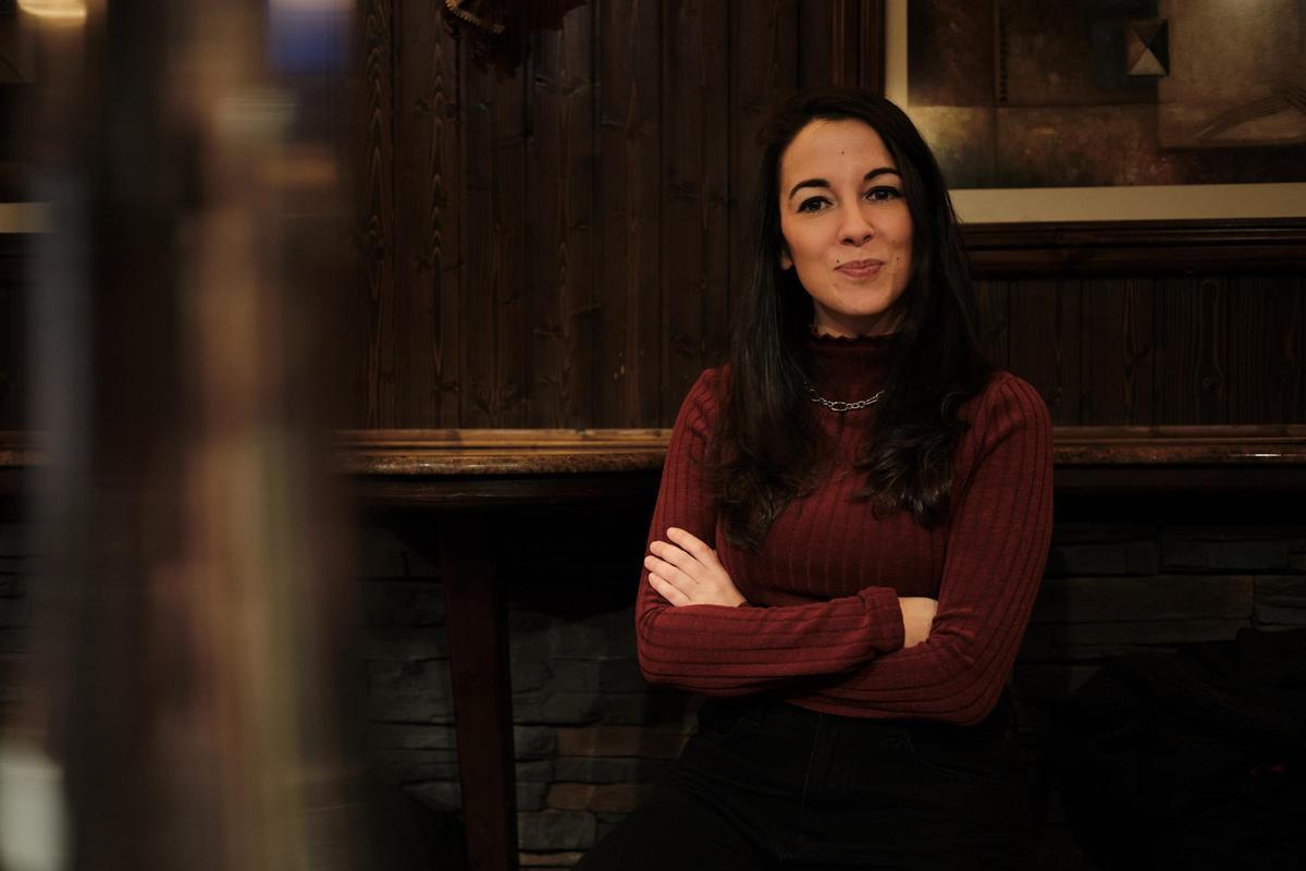 La escritora Nerea Pallares, autora de la novela 'Punto de araña'.