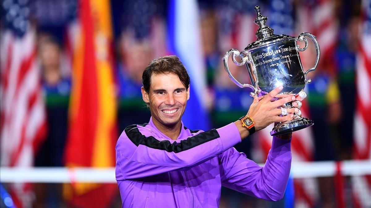 rpaniagua49782041 topshot   rafael nadal of spain holds the trophy after his w190909205036