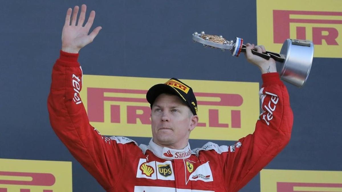 Kimi Raikkonen celebra su victoria en Rusia