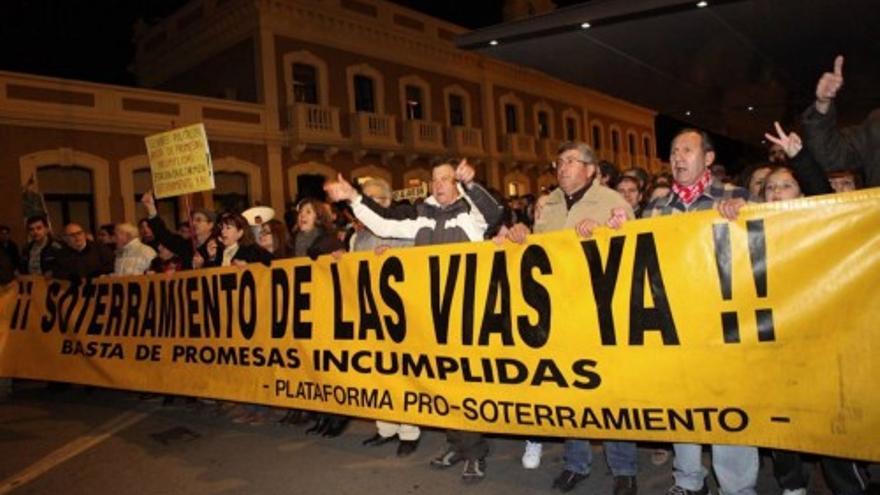 Manifestación a favor del soterramiento