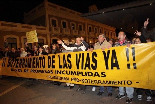 Manifestación a favor del soterramiento