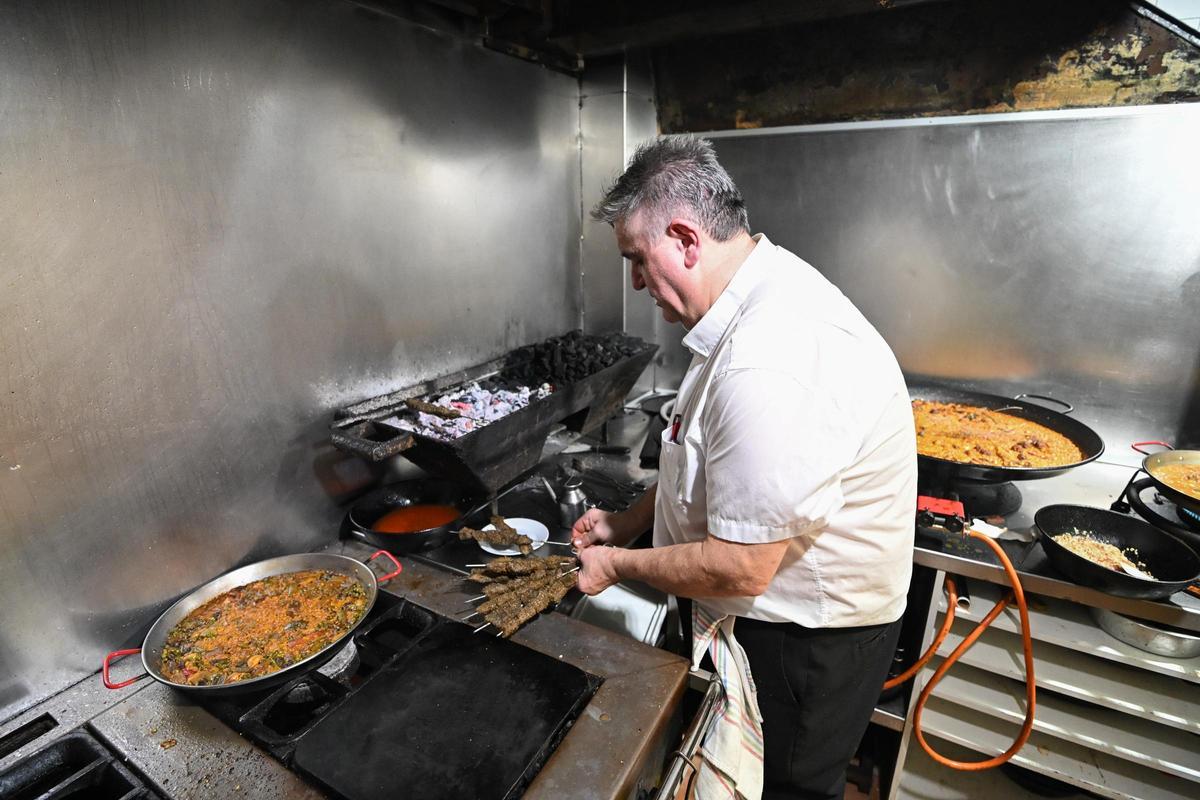 Tradición, cariño y sabor durante la jornada de Menjars de la Terra en el restaurante La Estrella de África de Crevillent