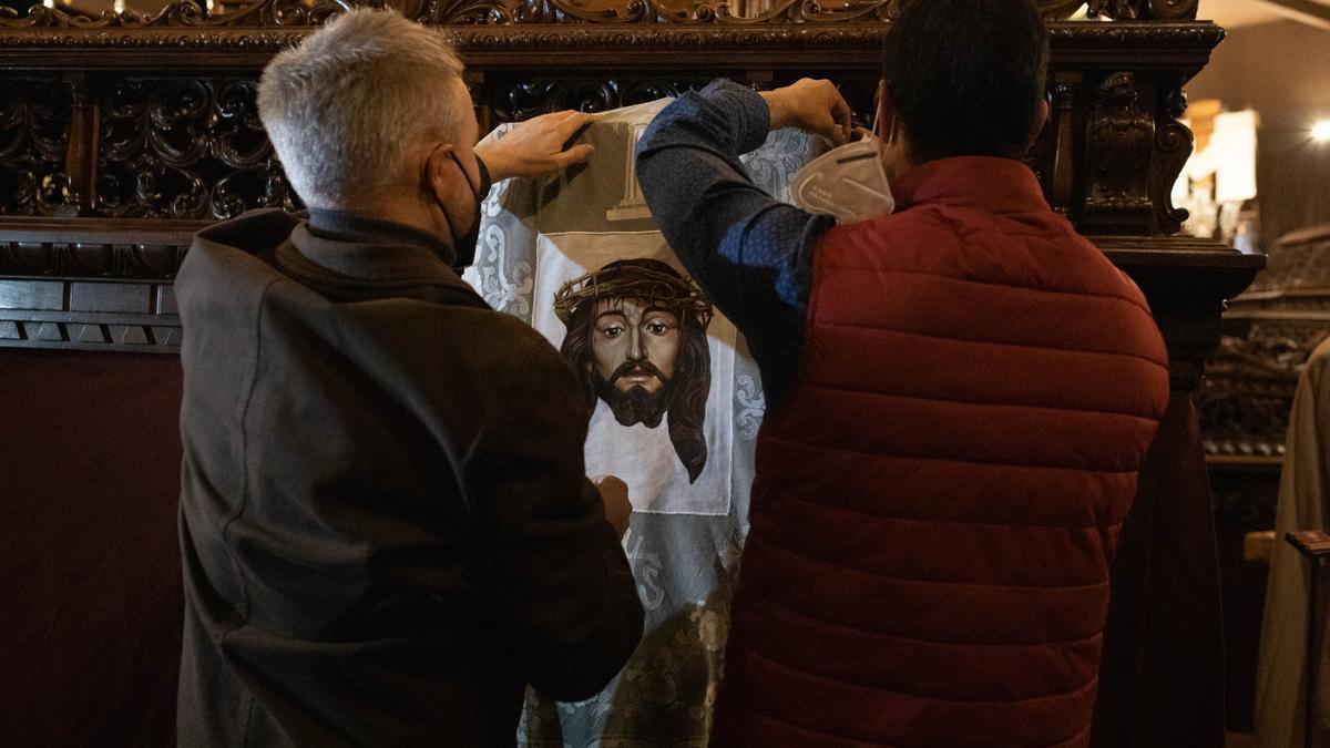 PRESENTACION DEL NUEVO PAÑO DE LA VERONICA REALIZADO POR JAVIER CARPINTERO