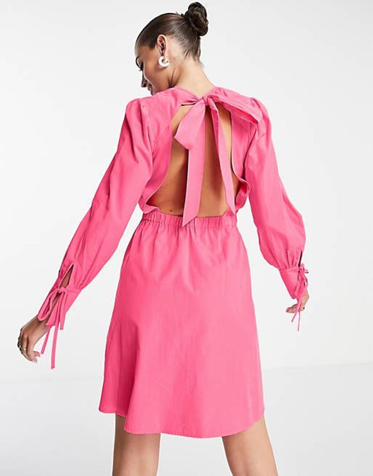 Vestido corto rosa con espalda abierta con lazada y detalle en las mangas de algodón orgánico de Aligne