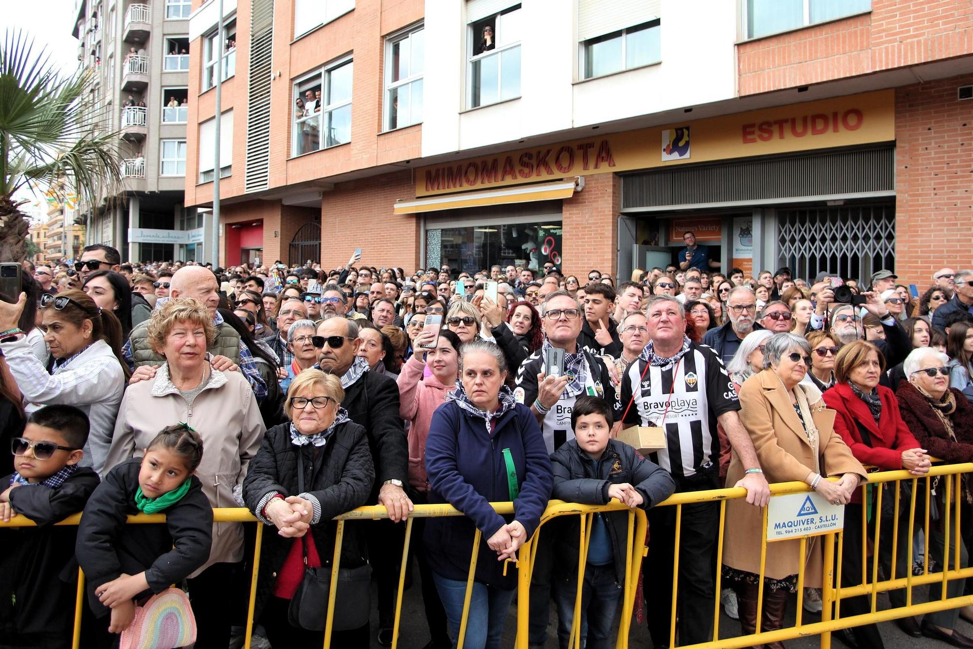 Búscate en las fotos: Castelló retumba con la primera mascletá de la Magdalena 2024