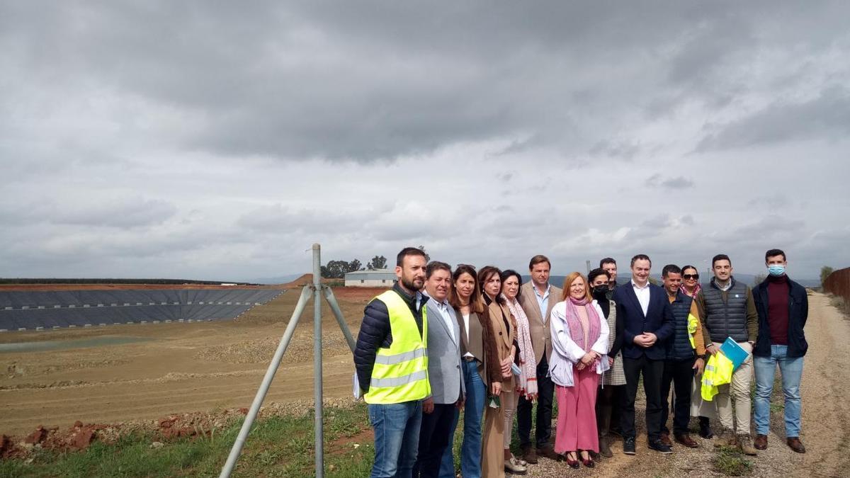 Los delegados de la Junta, con la alcaldesa y miembros de sus equipos, durante la visita a Palma.