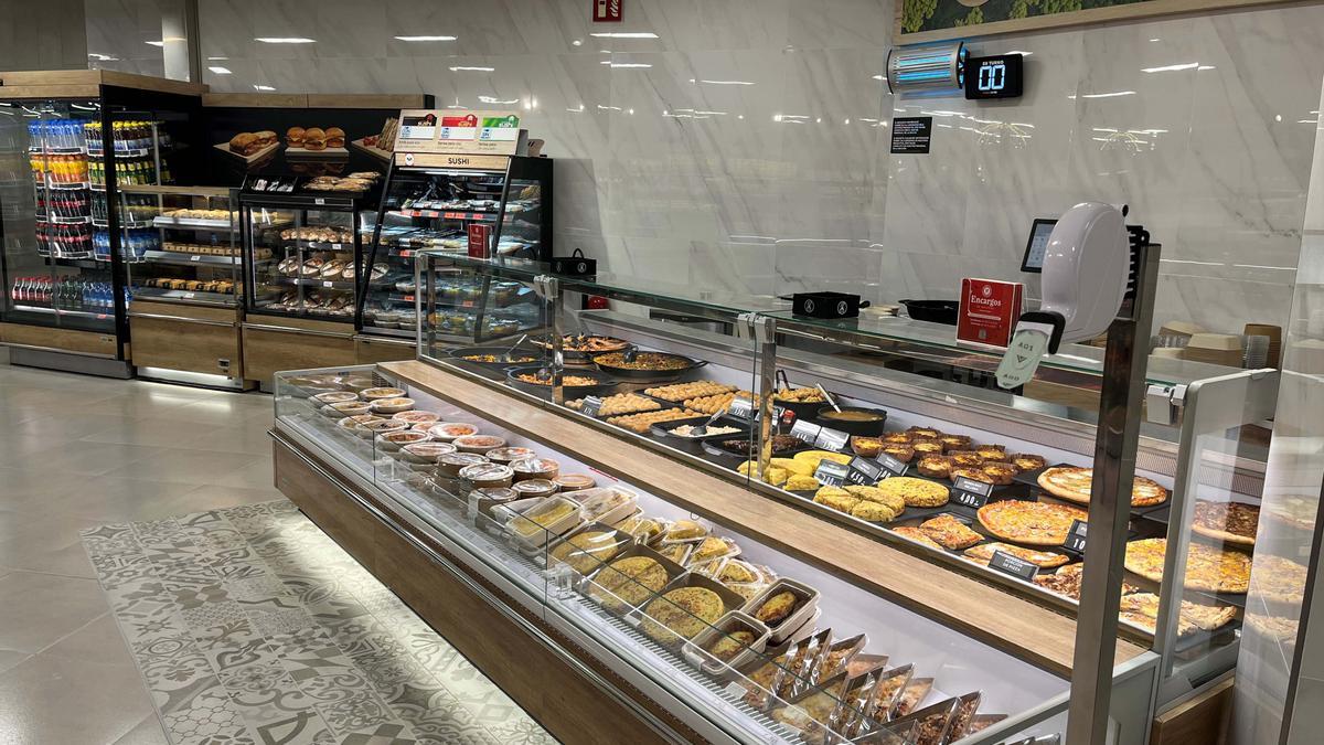 La nueva tienda de Gandia cuenta con un espacio de comida para llevar