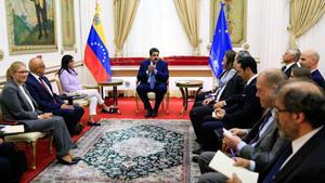 No se informó qué temas fueron tratados en la reunión entre Maduro y los diplomáticos.