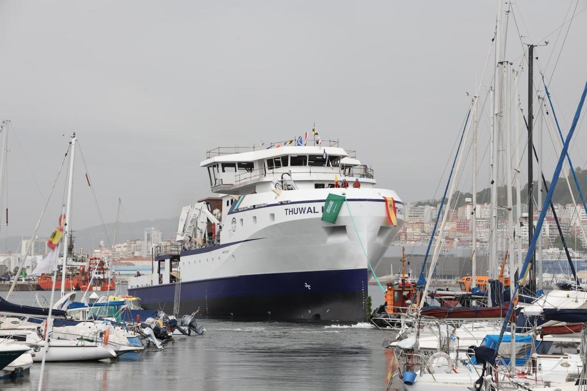 El oceanográfico «Thuwal II», ya en el agua tras la botadura en Freire Shipyard