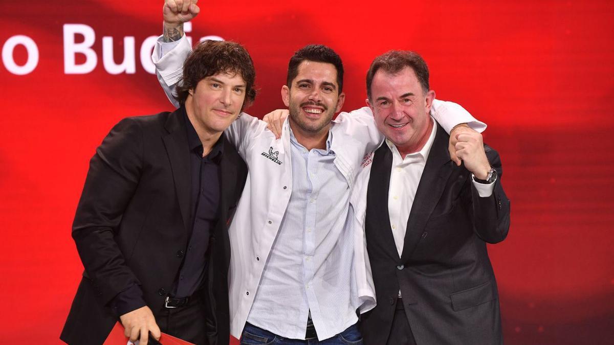 Jordi Cruz, Paco Budia y Martín Berasategui en la gala Michelin. | MICHELIN