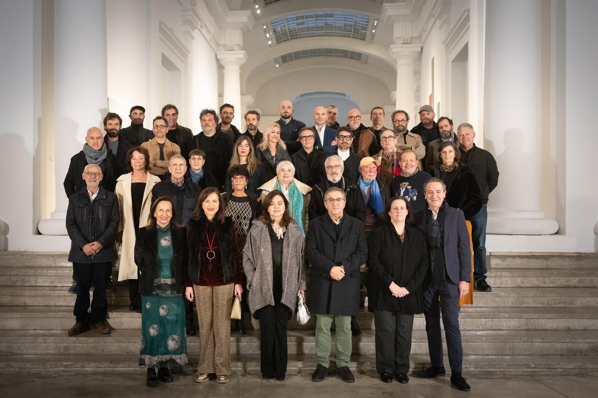 Varios de los artistas presentes en la exposición 'Deconstruyendo la abstracción', con Vicent Carda entre ellos.