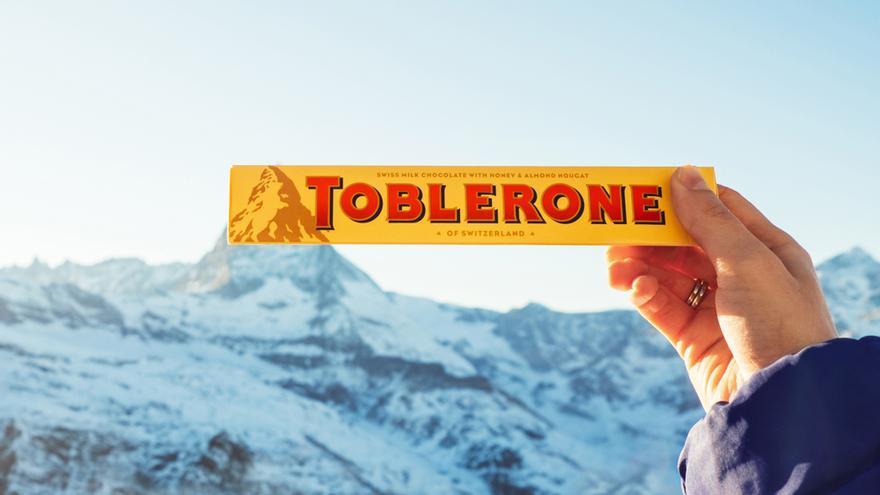 Toblerone no usará la imagen del monte Cervino en los envases al trasladar su producción a Eslovaquia