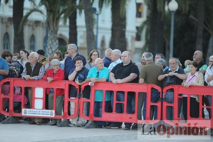 Arriado Solemne de Bandera en el puerto de Cartagena