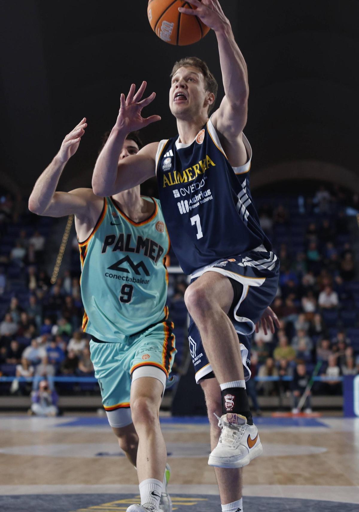 Las imágenes de la victoria del Alimerka Oviedo Baloncesto que le mete el play-off de ascenso a la ACB Las imágenes de la victoria del Alimerka Oviedo Baloncesto que le mete el play-off de ascenso a la ACB