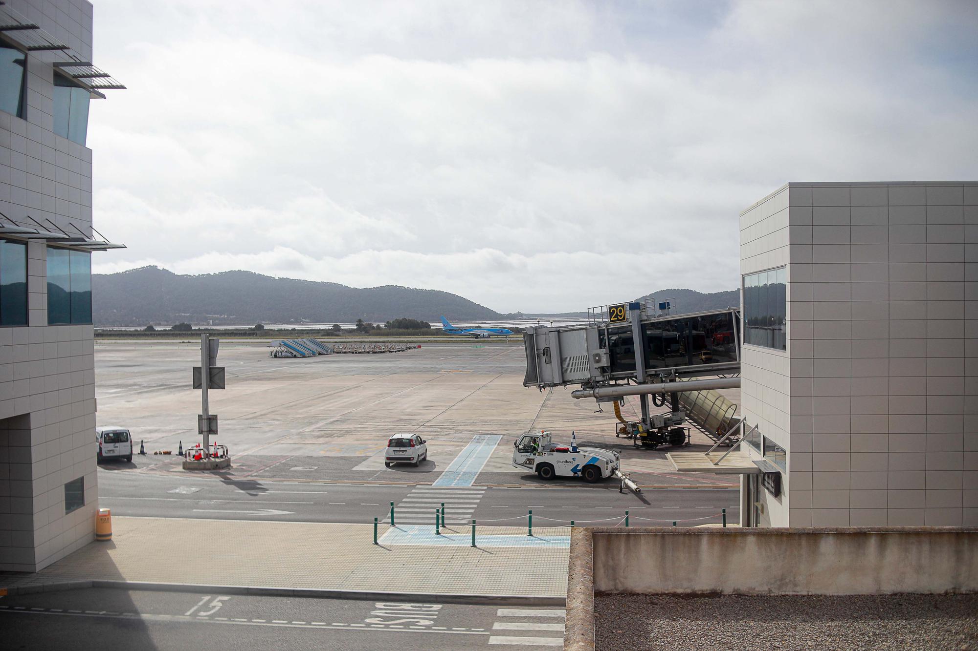 Galería de imágenes del 50 aniversario de TUI en el aeropuerto de Ibiza