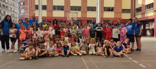 Mieres se mueve por la infancia durante todo el verano