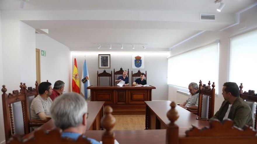 Adolfo Campos adelanta que las pistas de Dozón "terán cero baches á volta do verán"