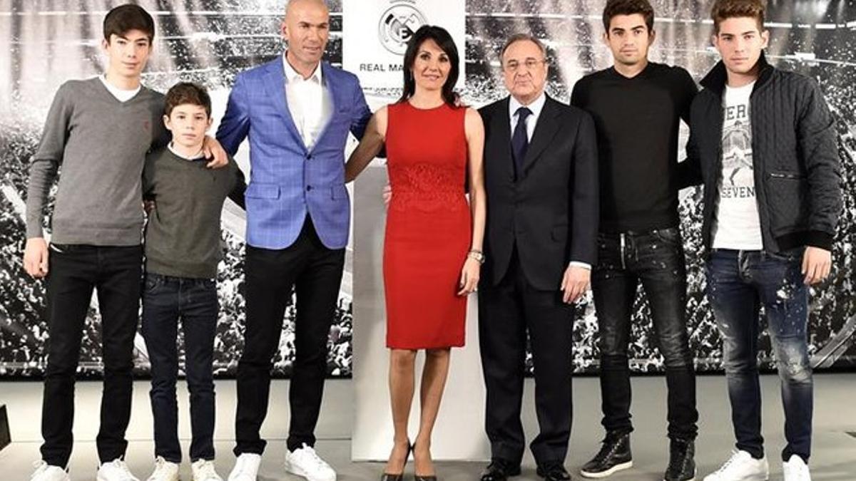 Zidane, junto a su mujer y sus cuatro hijos en su presentación