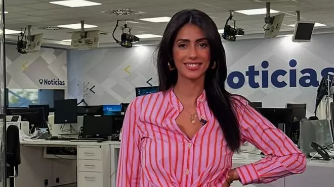 A la reportera de Antena 3, Noor Benyessef, se le escapa su secreto mejor guardado: "Tengo la piel súper bien por el esperma de salmón"