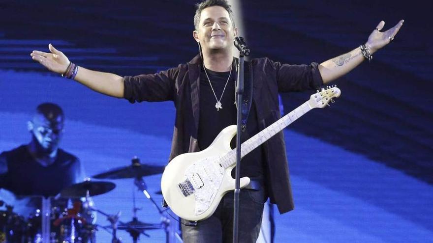 Alejandro Sanz.