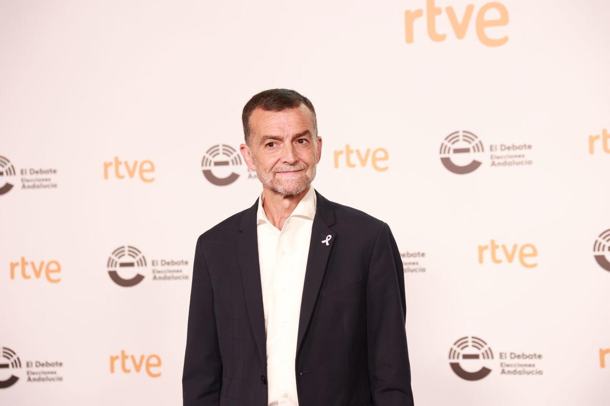 El candidato de la coalición Por Andalucía, Antonio Maíllo, antes del primer debate electoral del 17M.