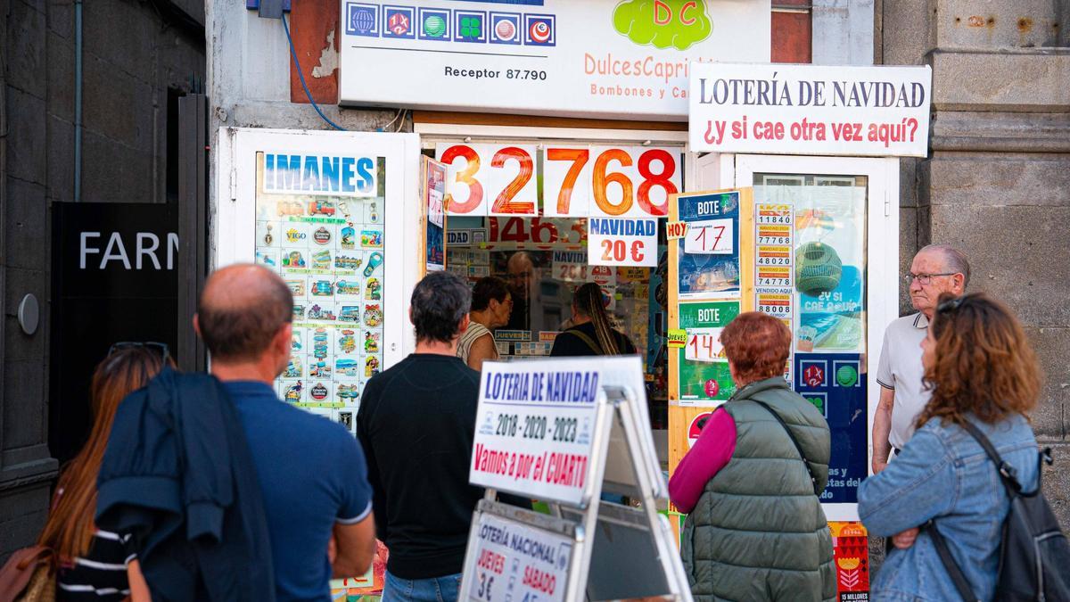 Cola en la administración de Porta do Sol el pasado octubre.