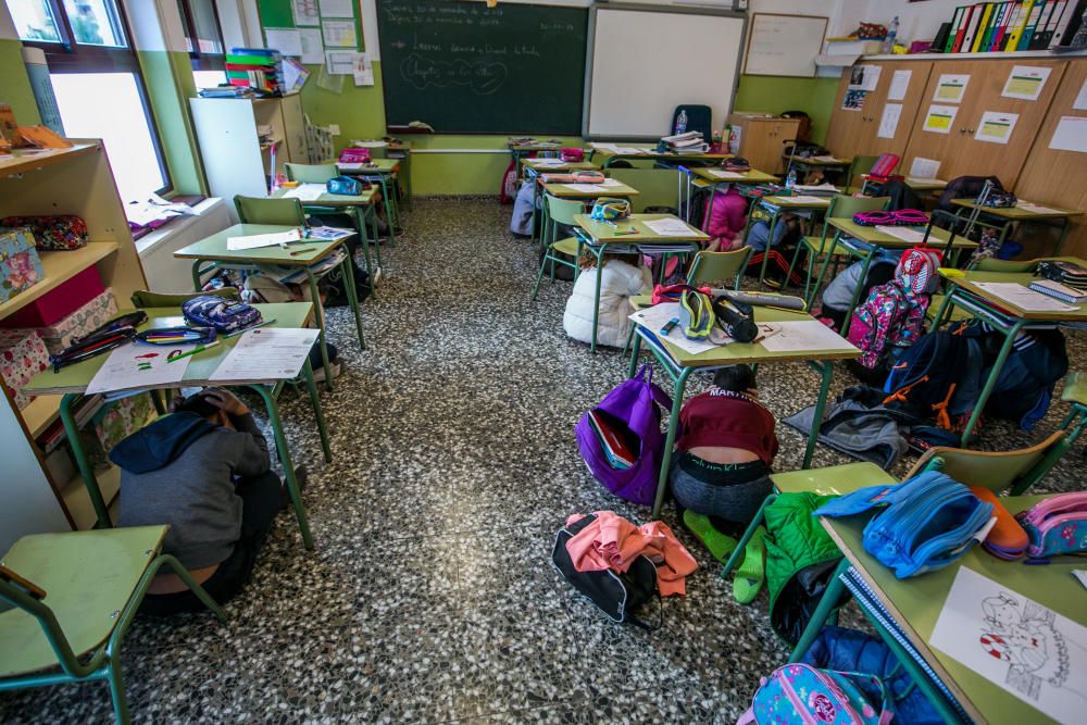 Simulacro de terremoto en el colegio Luis Vives