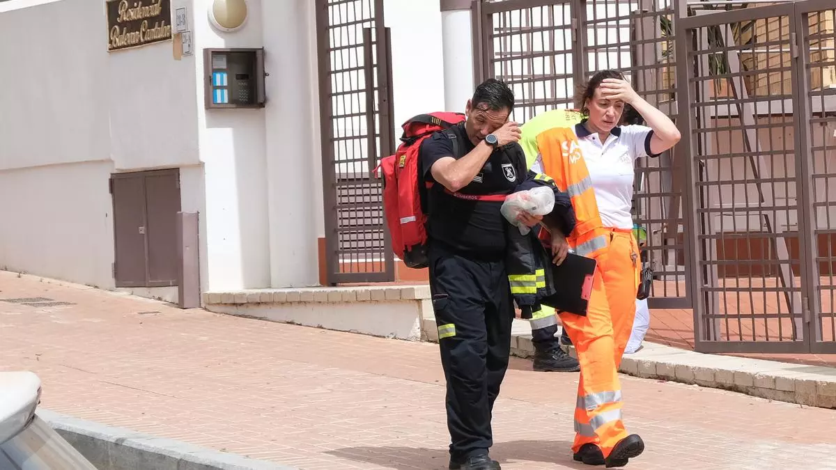 Muere un niño en una piscina del Cabo de las Huertas al quedar su brazo atrapado en un sumidero
