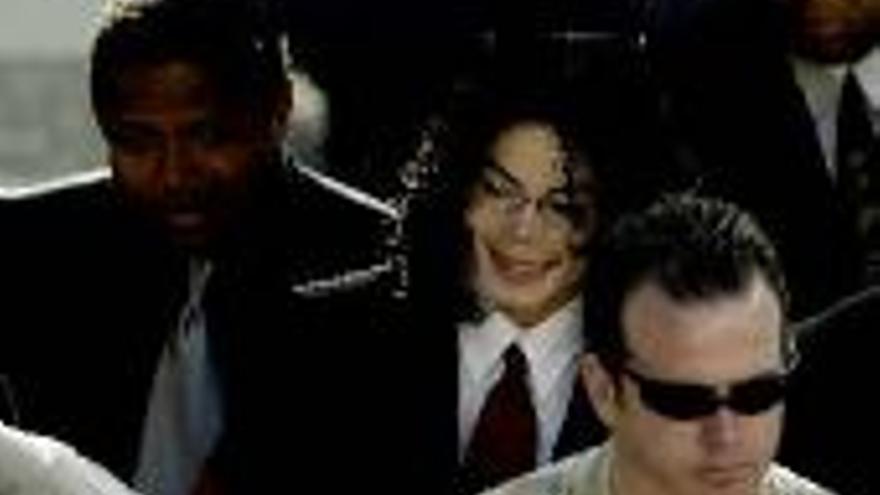 Michael Jackson se enfrenta a un nuevo cargo de secuestro