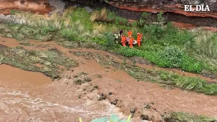 Rescates en el barranco de Santos, en Santa Cruz de Tenerife
