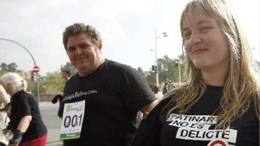 reivindicación. Varios participantes llevaban camisetas rechazando la nueva normativa del Ayuntamiento.