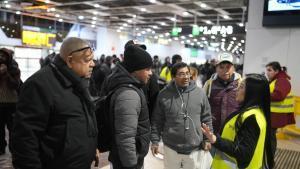 Desconcierto en Sants a primera hora de la mañana ante la reanudación del servicio de trenes