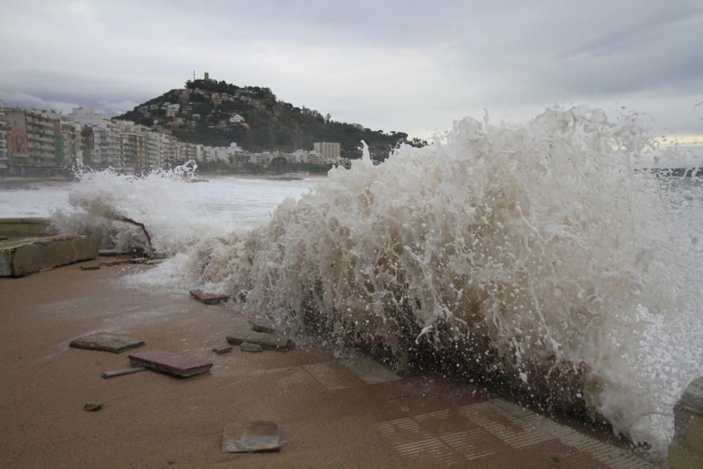 Efectes del temporal al passeig de Blanes