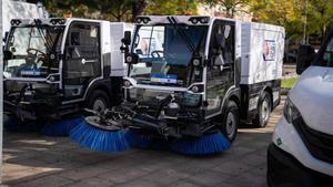 Vehículos del servicio de limpieza de LHospitalet de Llobregat.