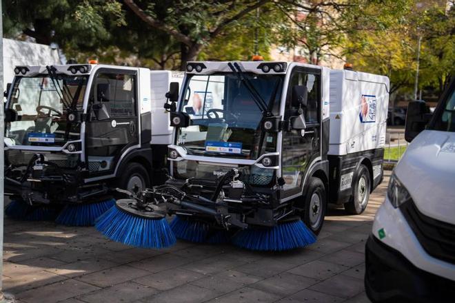 Vehículos del servicio de limpieza de LHospitalet de Llobregat.
