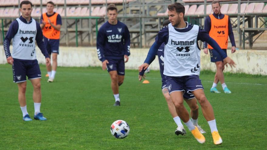 Sesión de entrenamiento del UCAM Murcia CF