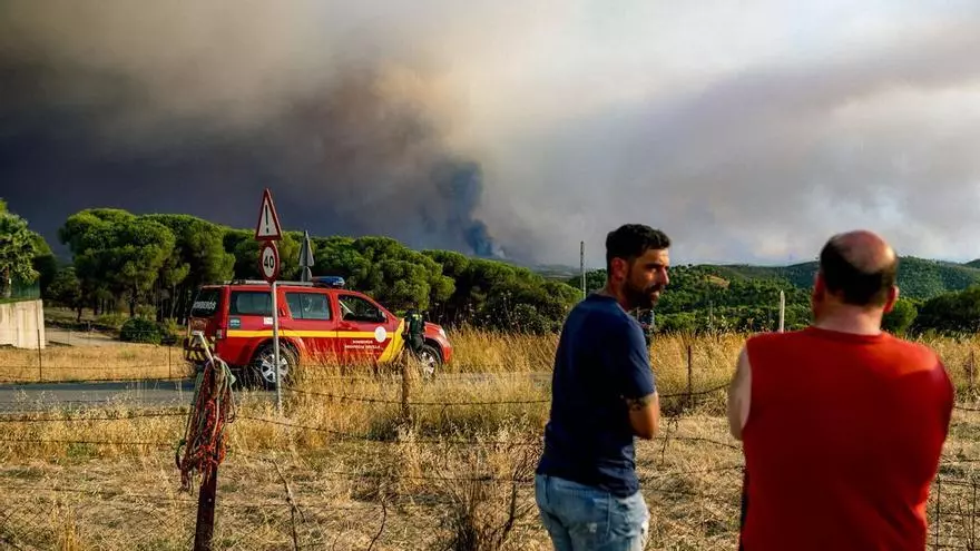 VÍDEO | Trabajos de la UME en el incendio forestal de Niebla