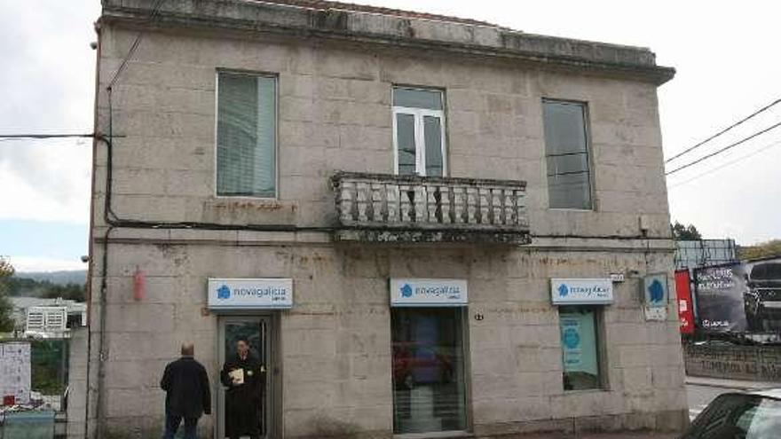 Ladrones causan una explosión con gas para saquear el cajero automático de un banco en Vigo