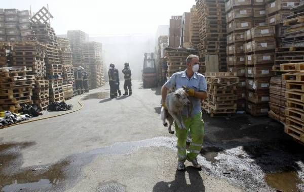 Incendio en una fábrica de Miralbueno