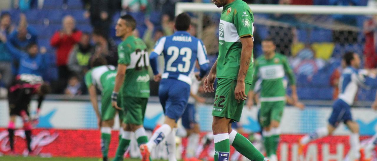 Uno de los últimos Elche-Espanyol en el Martínez Valero