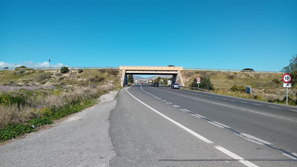 El puente sobre la CV800 que será demolido