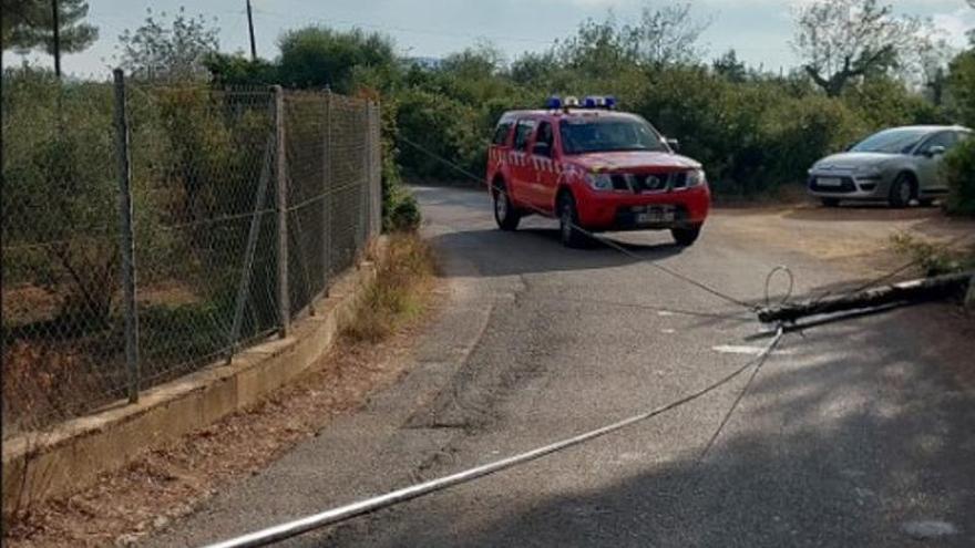 Denuncian el continuo paso de camiones por un camino vecinal de Sant Llorenç