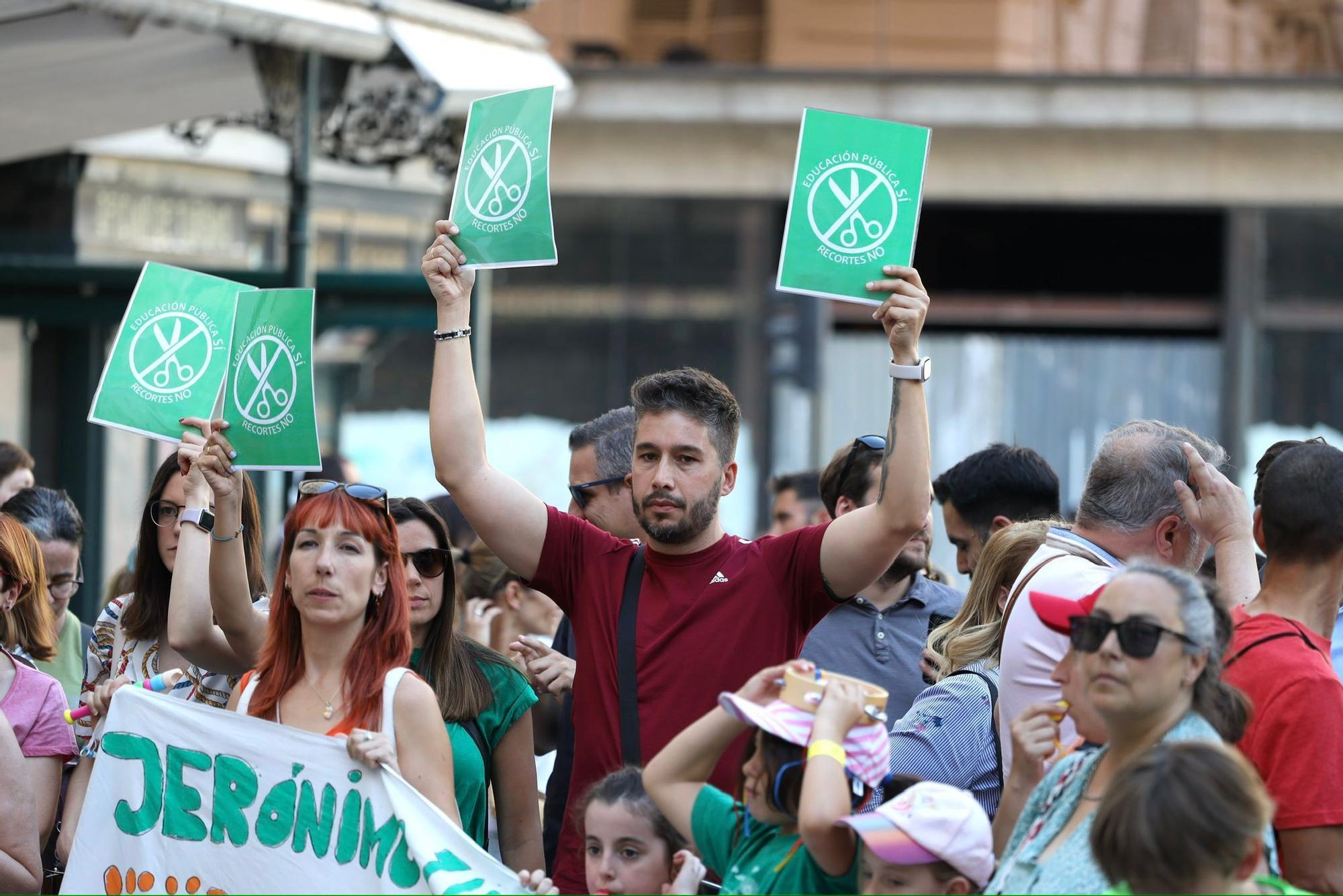 En imágenes | La &#039;marea verde&#039; vuelve a las calles de Zaragoza contra los recortes en Educación