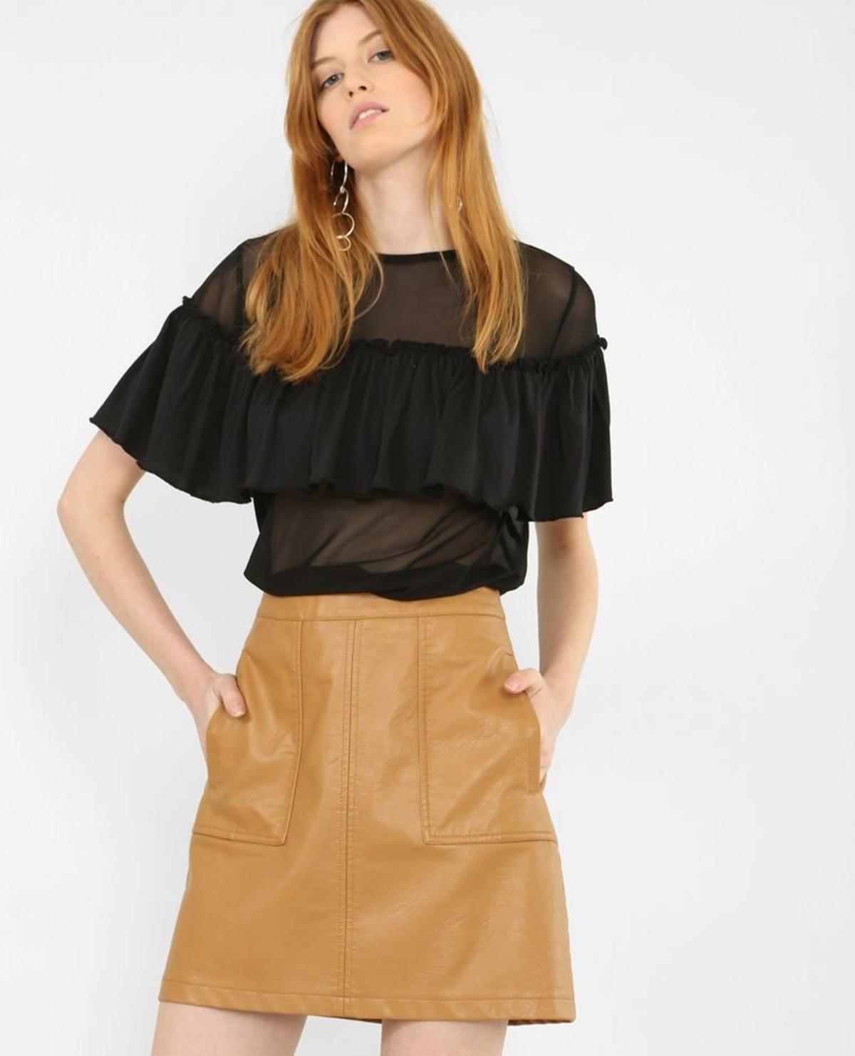 Blusa transparente con volante de Pimkie (Precio: 6 euros)