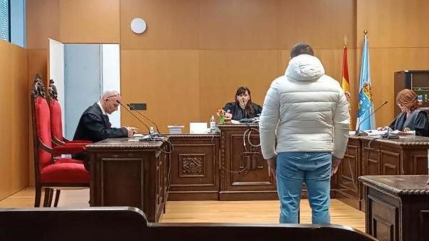 El acusado, durante el juicio, celebrado en enero en el Penal 1. |   // FDV