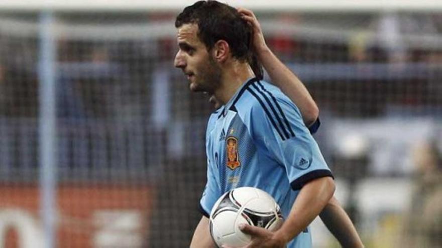 Soldado presume de balón