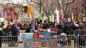 El jutge qüestiona el bloqueig de fons de Veneçuela per a la defensa de Maduro