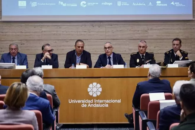 Foro sobre control fronterizo en el puerto y aeropuerto de Málaga