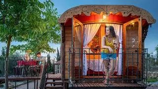 Alojamientos singulares en Castellón: burbujas, palacios y carromatos de circo