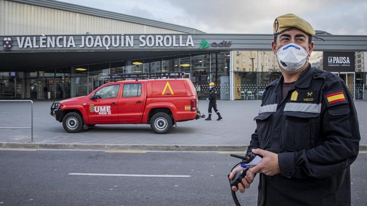 La UME se despliega en la estacion del AVE  y EUROMED de Valencia